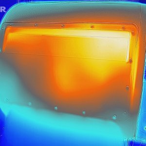 Thermal Pic shows the rear port areas are coolest after insulation mod.JPG