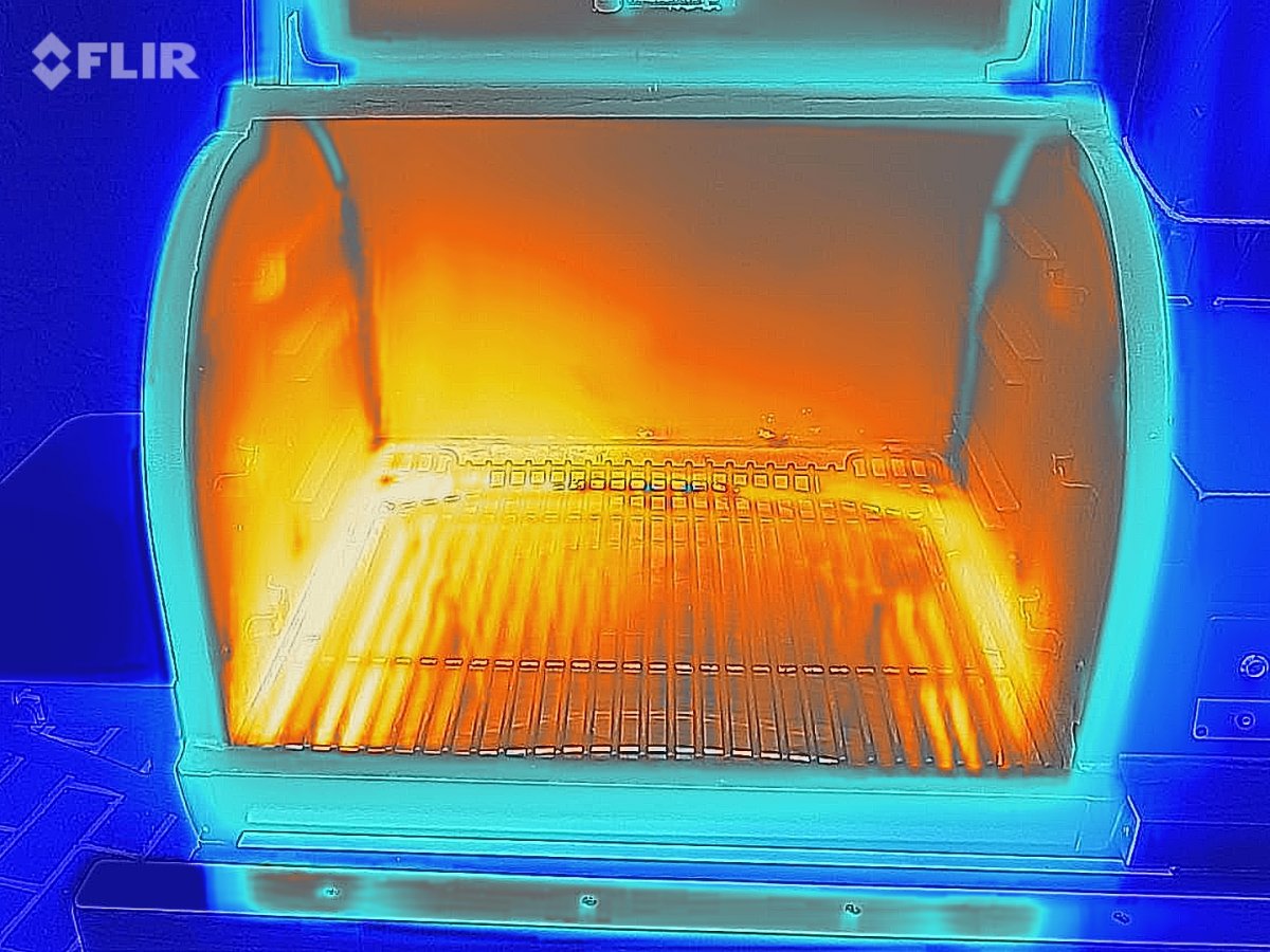 IR shows internal grill hot spots and losses at corners.JPG